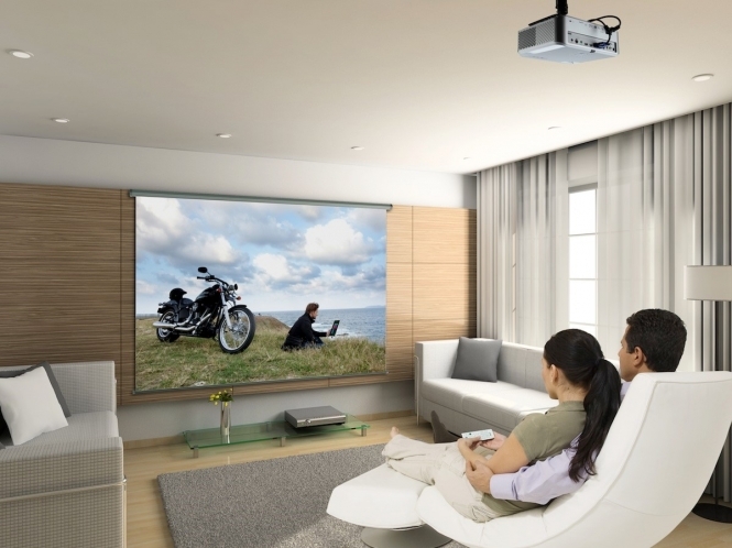 Оборудуем домашний кинотеатр: почему лучше купить проектор, а не телевизор?