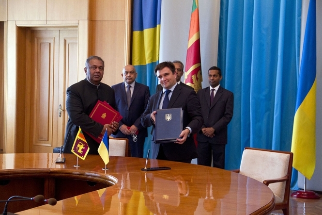 Україна і Шрі-Ланка підписали договір про видачу злочинців