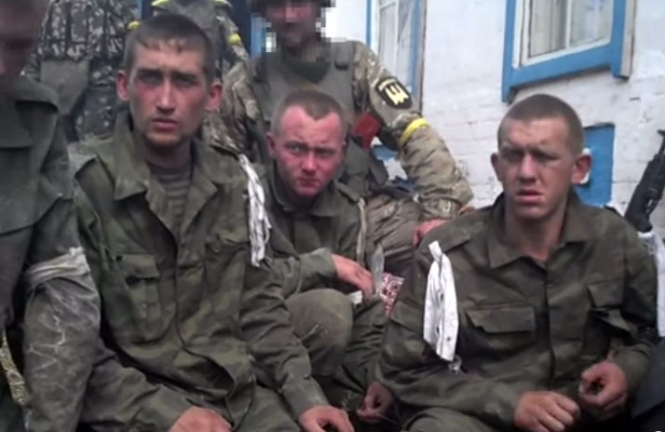 СБУ опубликовала кадры с пленными русскими солдатами: мамы, папы, ваши дети здесь - они живы и здоровы