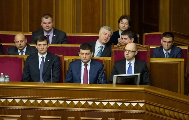 На собрании коалиции Яценюк предложил, чтобы условием участия в ней было делегирование министров в правительство