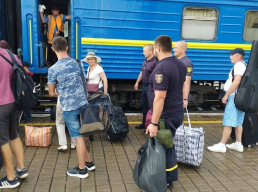 Уряд доручив евакуювати людей з Донеччини в 13 безпечних регіонів