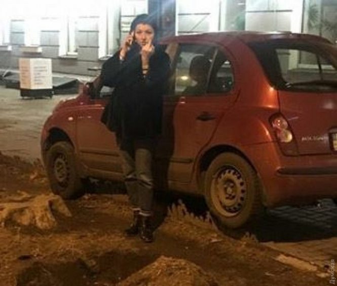Чиновницу Одесского горсовета остановили пьяной за рулем: женщина угрожала полицейским