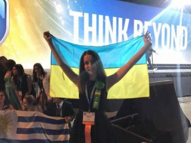 Українська школярка увійшла в п'ятірку лідерів на конкурсі науковців в Лос-Анджелесі

