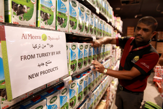 Турция начала поставлять Катара продукты