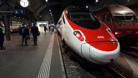 У Швейцарії запрацював найдовший у світі залізничний тунель
