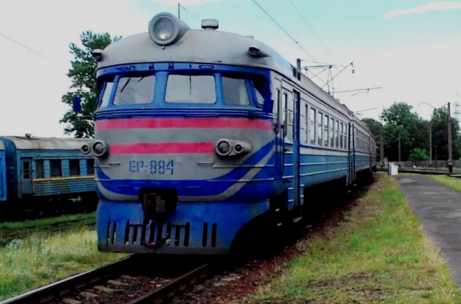 Несколько пассажирских поездов опаздывают из-за кражи кабелей под Киевом