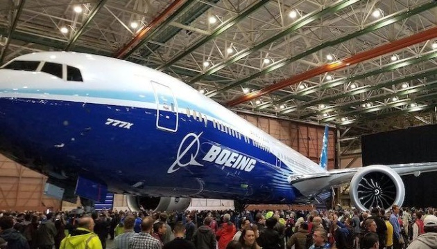 Boeing отложил первый полет 777X