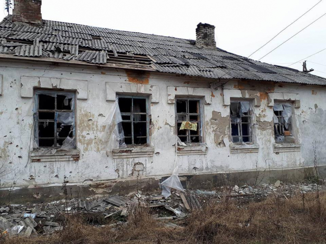 Боевики обстреляли поселок на Луганщине - ФОТО