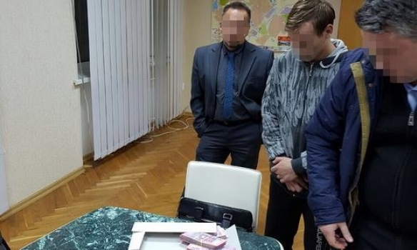 Заместителя мэра Славянска задержали на взятке в 150 тыс грн