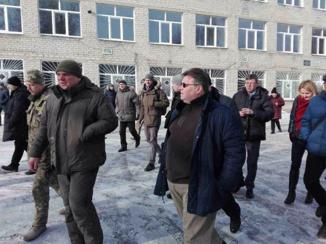 В Авдеевку прибыл глава МИД Литвы, чтобы увидеть последствия российской агрессии, - ФОТО