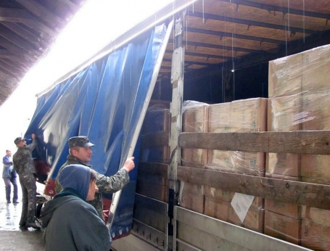 В Харькове разгрузили первые 10 грузовиков гуманитарной помощи из Германии