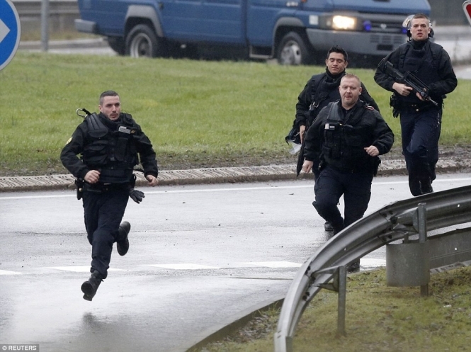 МВД Франции опровергает информацию о погибших во время перестрелки с нападавшими на Charlie Hebdo