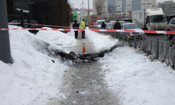 В центре Киева прогремел мощный подземный взрыв, - ФОТО