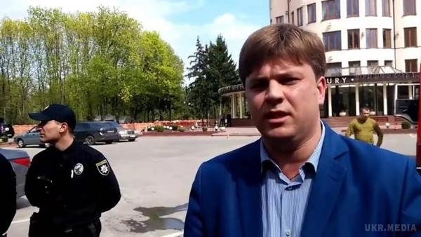 Депутата Харківської міськради позбавили мандата через носіння георгіївської стрічки