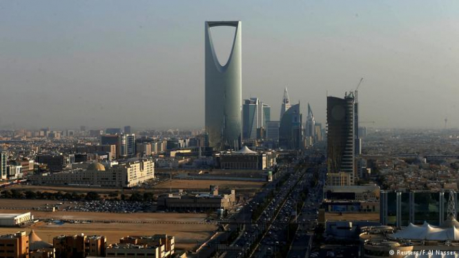 Саудовская Аравия и ОАЭ впервые вводят НДС