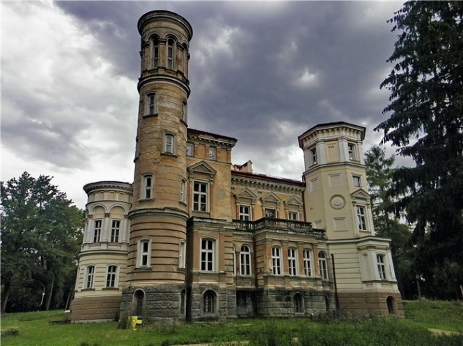 Палац Любомирських в Баконьчицях (фото)