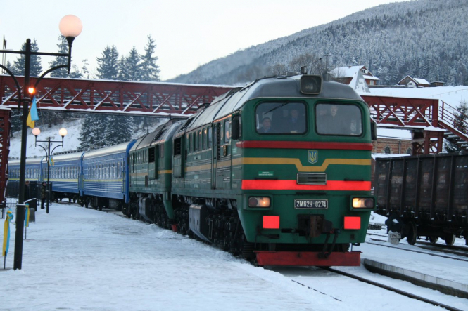 Более 17 тысяч украинцев встретят Новый год в поездах