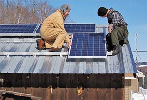 Зеленський повернув  "зелений" тариф домашнім сонячним електростанціям, встановленим на землі