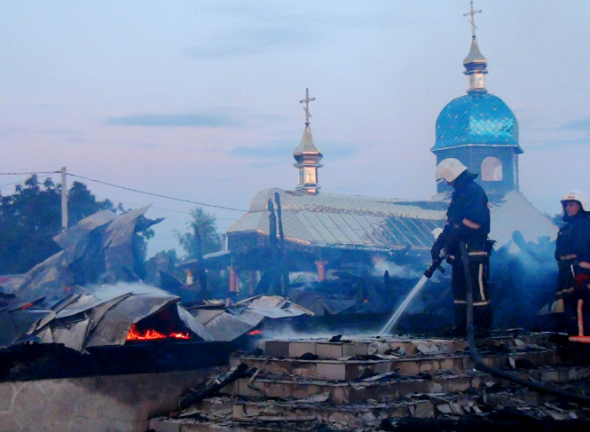 Згорів найбільший на заході України дерев'яний храм, – ФОТО, ВІДЕО
