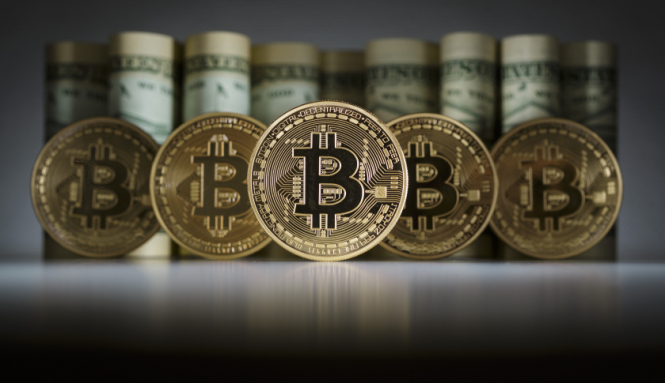 Курс Bitcoin упал ниже 8000 долларов