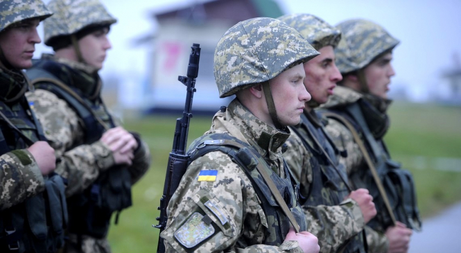 С начала суток один украинский военнослужащий получил ранения, - штаб АТО