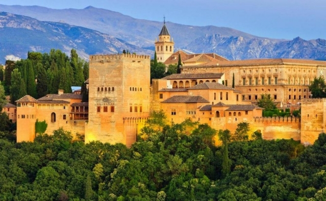 Колоритна Іспанія: три столиці, делікатеси і любов іспанців до караоке