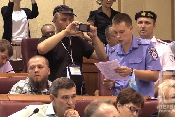 Криворожскому депутату предъявили подозрение во время сессии