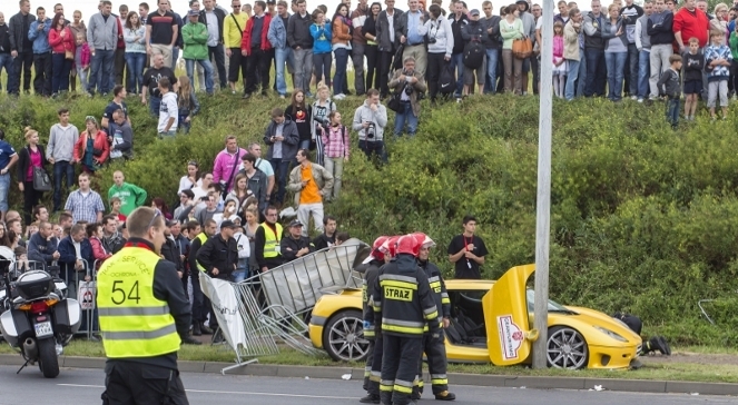 У Польщі автомобіль наїхав на глядачів під час шоу: 19 людей постраждали
