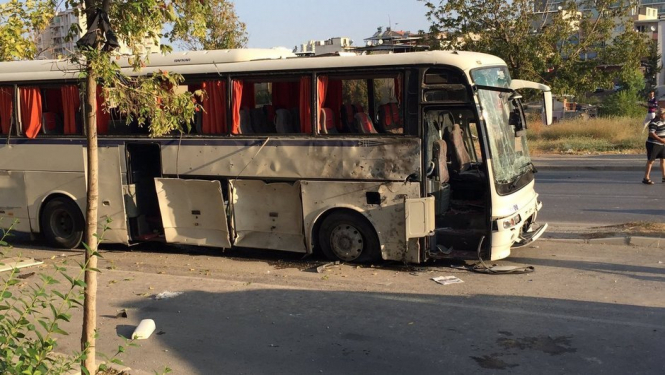 В Турции по пути следования тюремного автобуса сработала взрывчатка