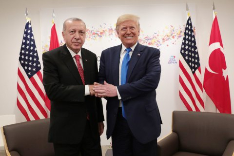 Трамп пообещал не вводить санкции против Турции за С-400