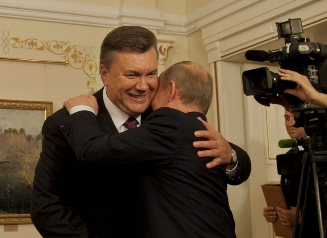 Путін дав Януковичу $15 мільярдів