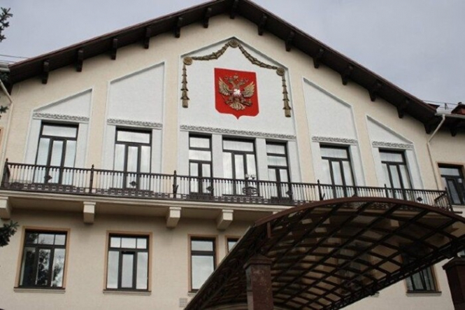 Невідомі атакували посольство рф у Литві