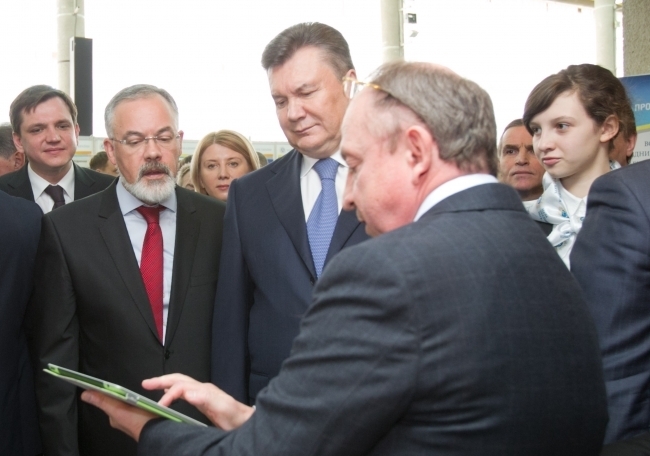 Рішення суду дозволяє Януковичу підписати прийняті під час 