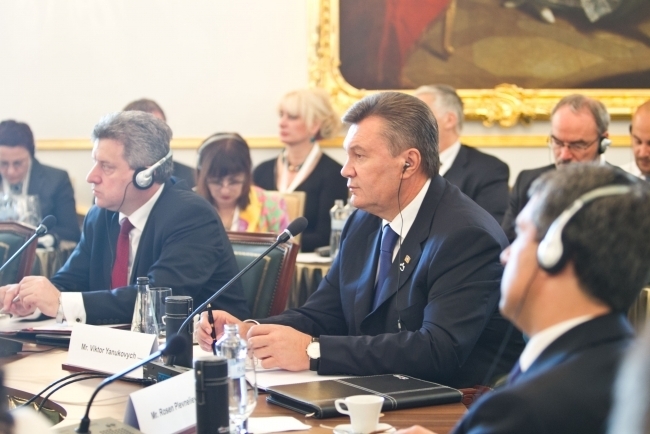 Про мовні ляпи Януковича: так і до націоналізму недалеко