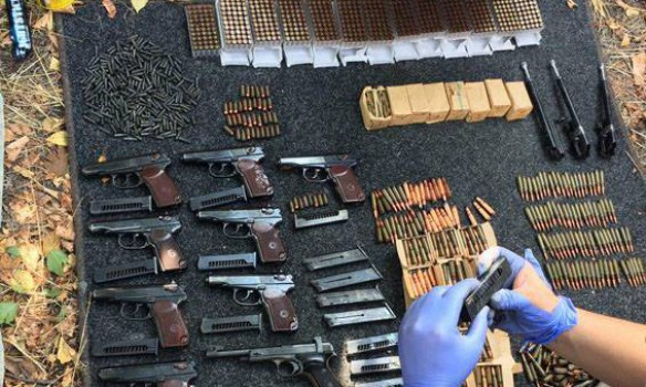 В Мариуполе обнаружили схрон с оружием и боеприпасами, - ФОТО