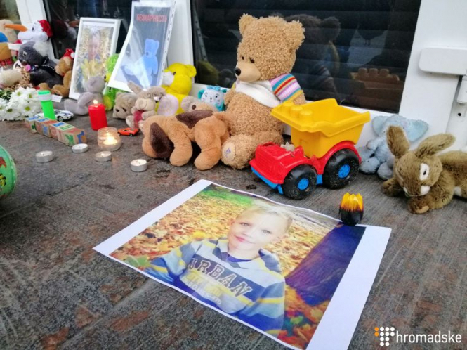 Вбивство п'ятирічного хлопчика: під будівлею МВС у Києві вимагають відставки Авакова