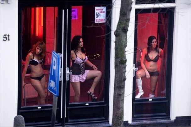 У Брюсселі заборонили проституцію, щоб стримати поширення коронавірусу