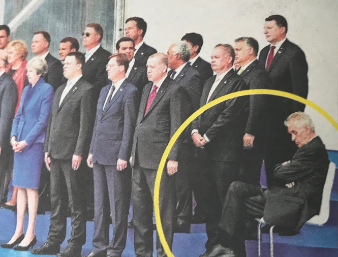 Президент Чехії Мілош Земан заснув на саміті НАТО