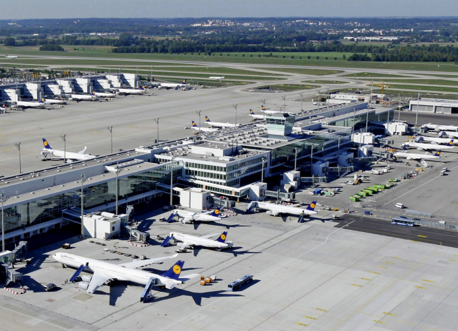 В аэропорту Мюнхена через одну женщину отменили 330 рейсов