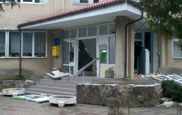 У лікарні на Львівщині підірвали банкомат і вкрали 187 тисяч гривень