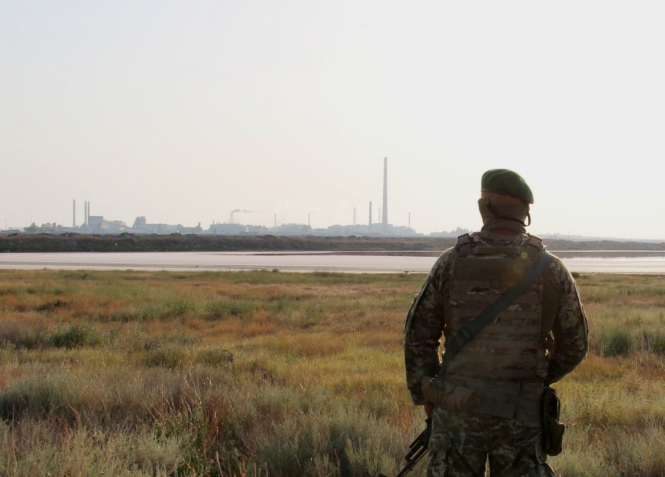 На границе с оккупированным Крымом фиксируют превышение содержания токсичных веществ в воздухе