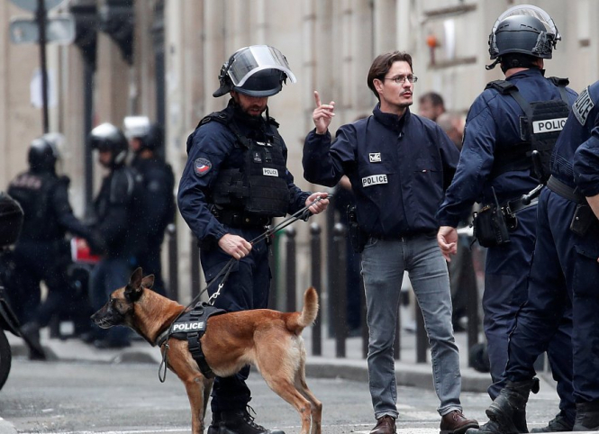 Во Франции мигранты подрались с полицейскими, четыре правоохранителя ранены
