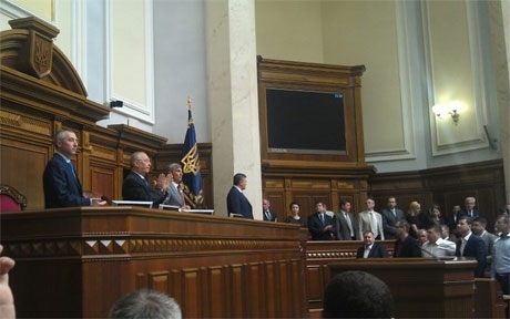 Опозиція зустріла Януковича в Раді вигуками 