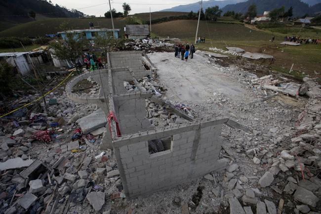 14 человек погибли от взрыва на складе фейерверков в Мексике, - ФОТО