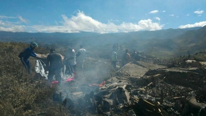 В Индонезии разбился военный самолет: все пассажиры погибли