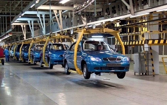 Українська автомобільна промисловість знизила виробництво у 15 разів 