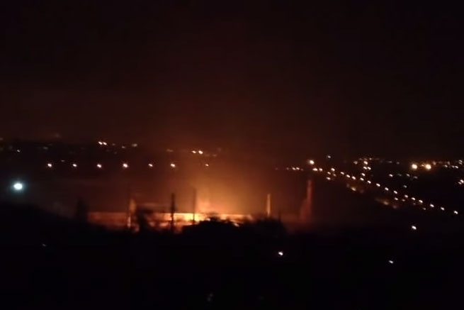 В Донецке горел завод Ахметова - видео