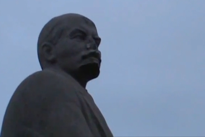У Дніпродзержинську Леніна залишили без носа (відео)