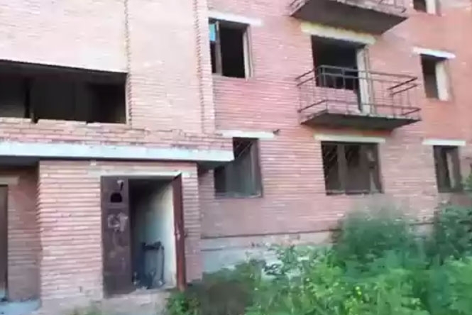 В Славянске террористы держали заложников в недостроенных многоэтажках, - видео