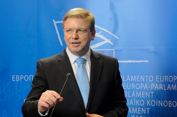 Фюле спростував слова Брока: в’їзд Кузьміну у ЄС не заборонятимуть